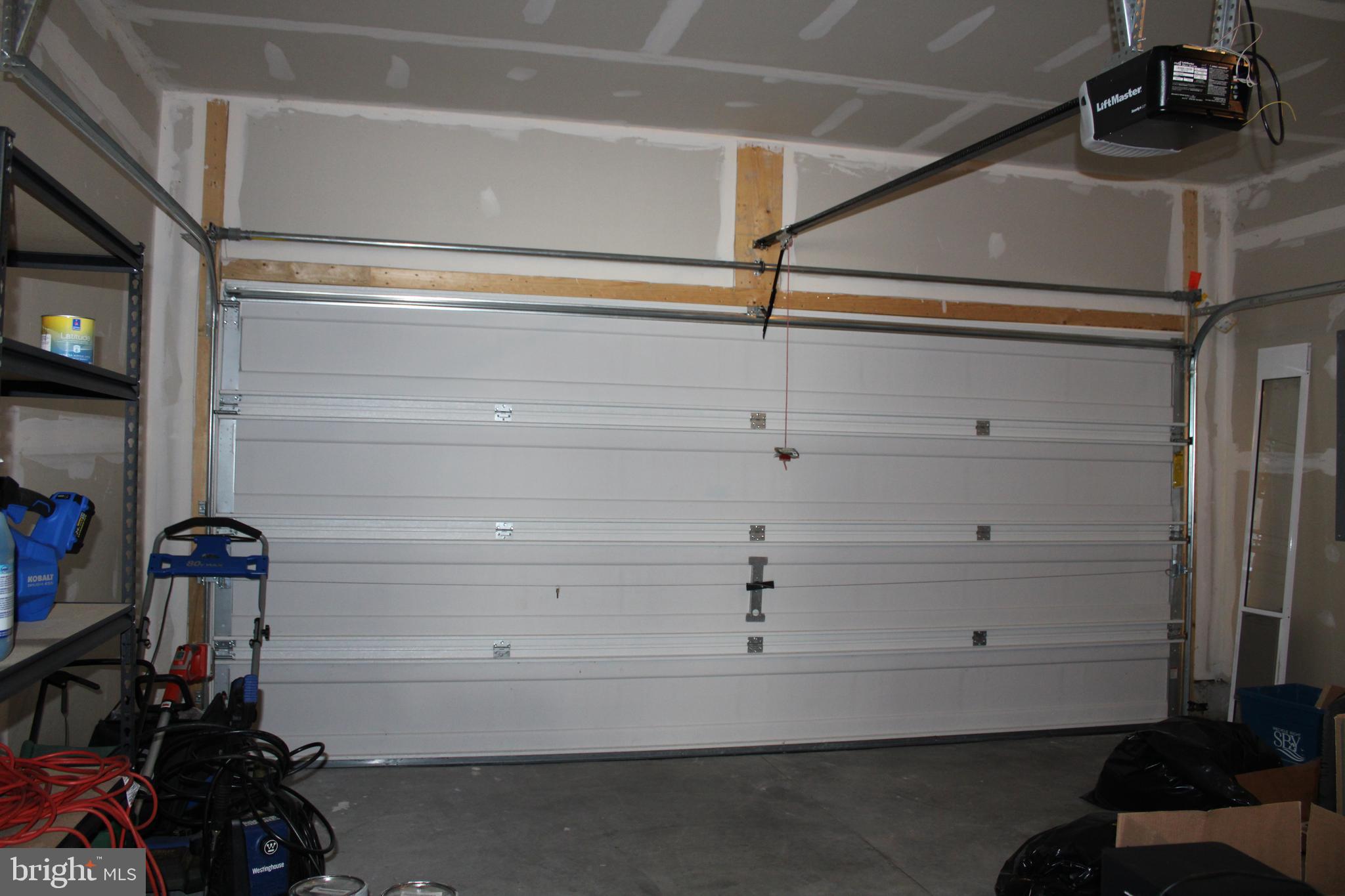 HUNTER'S CREST - Residential