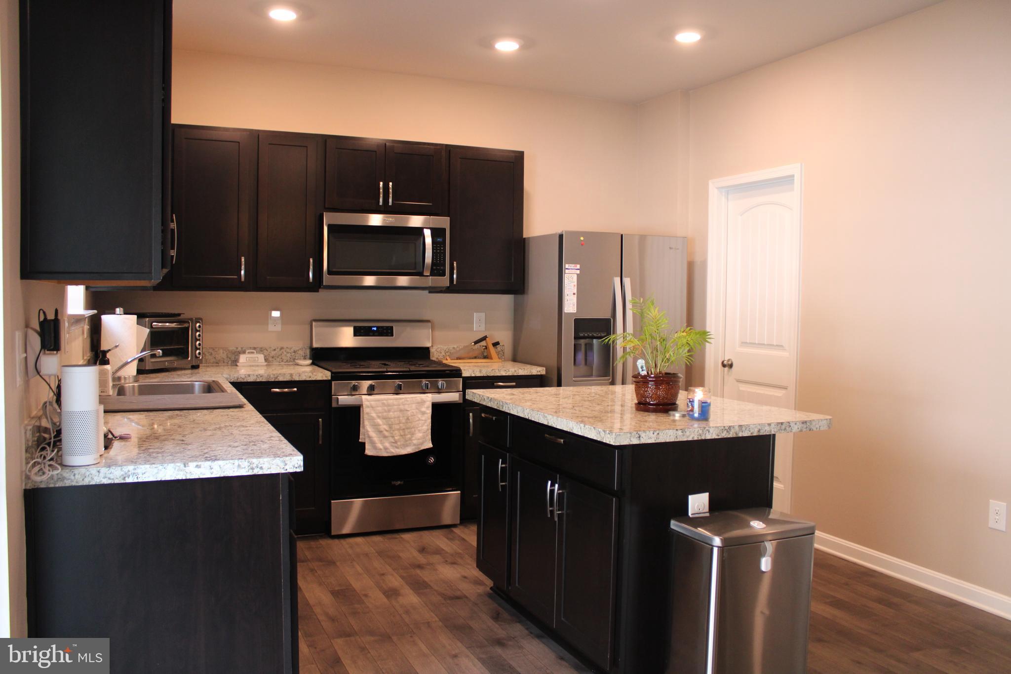 HUNTER'S CREST - Residential