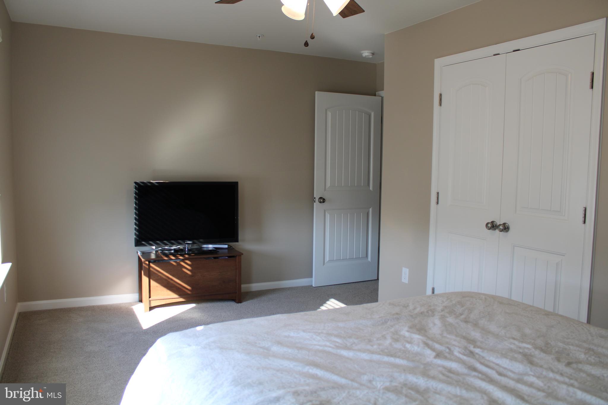 HUNTER'S CREST - Residential