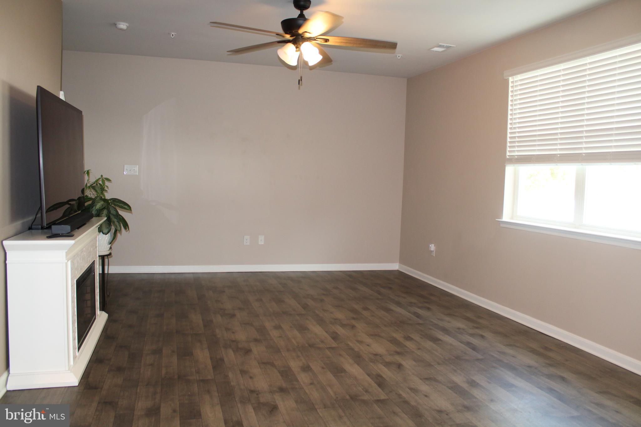 HUNTER'S CREST - Residential