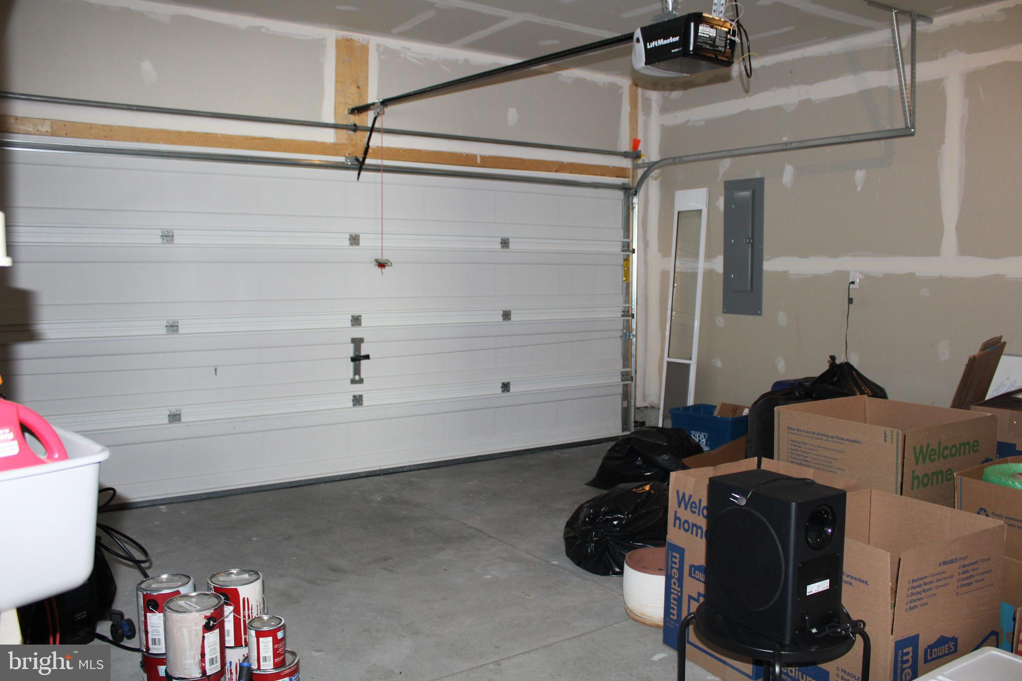 HUNTER'S CREST - Residential