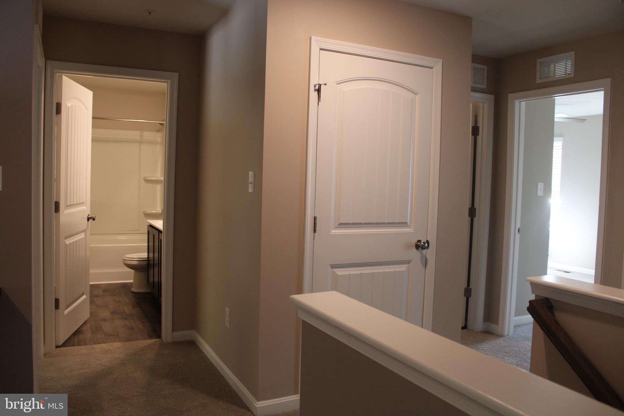 HUNTER'S CREST - Residential