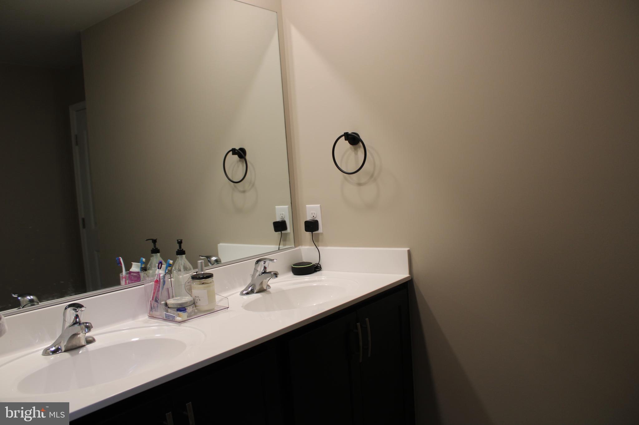 HUNTER'S CREST - Residential