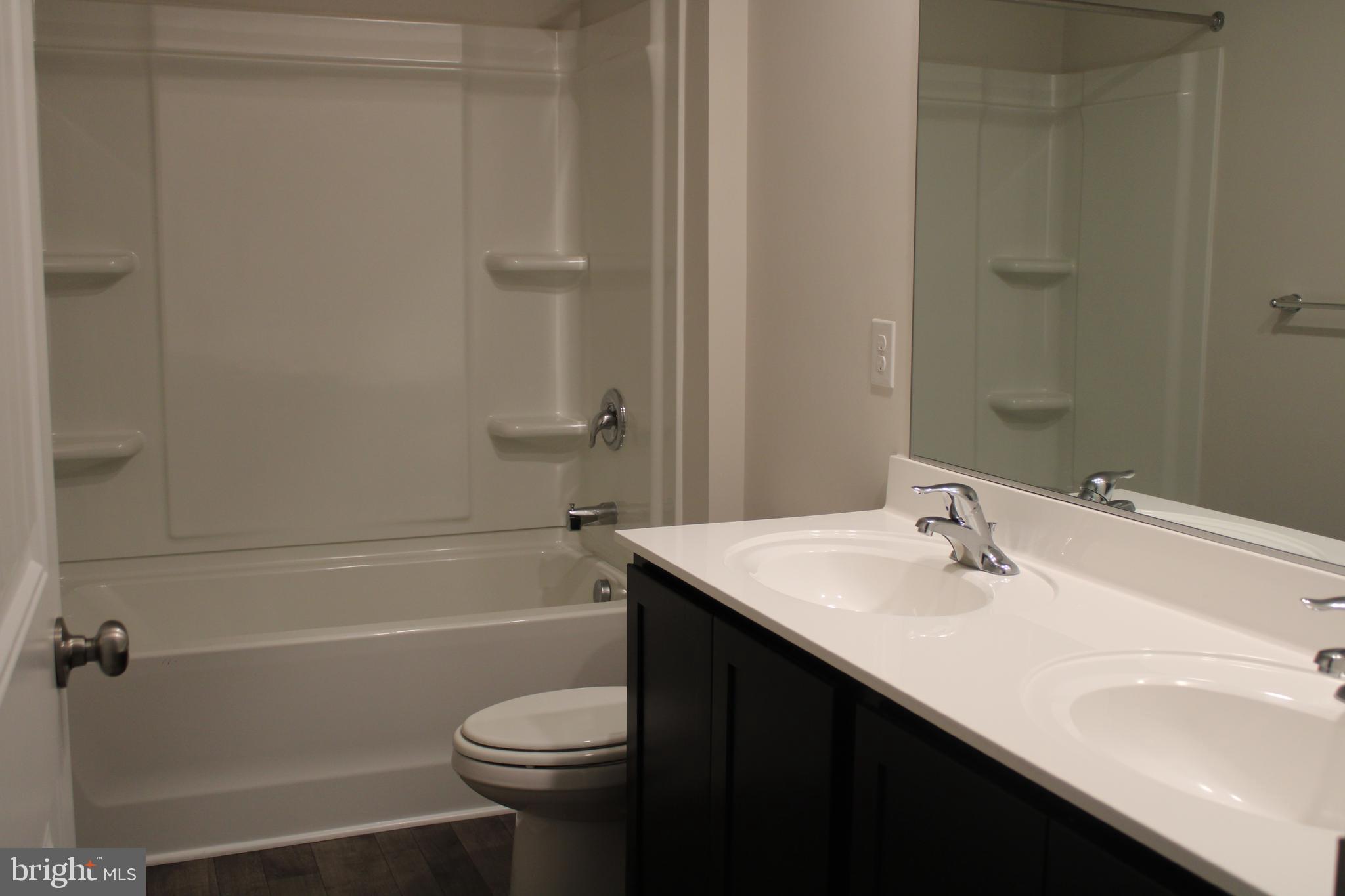 HUNTER'S CREST - Residential