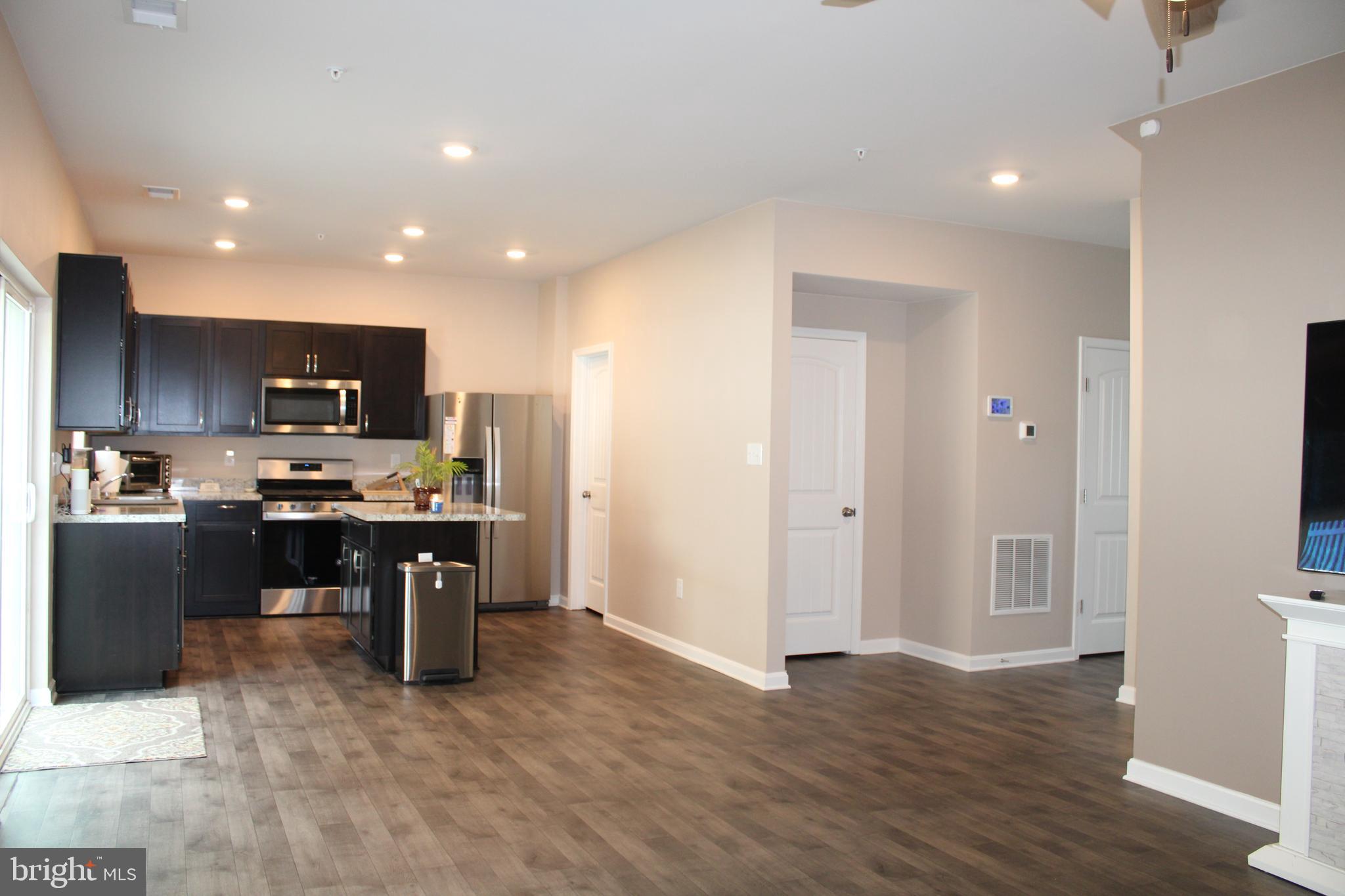 HUNTER'S CREST - Residential