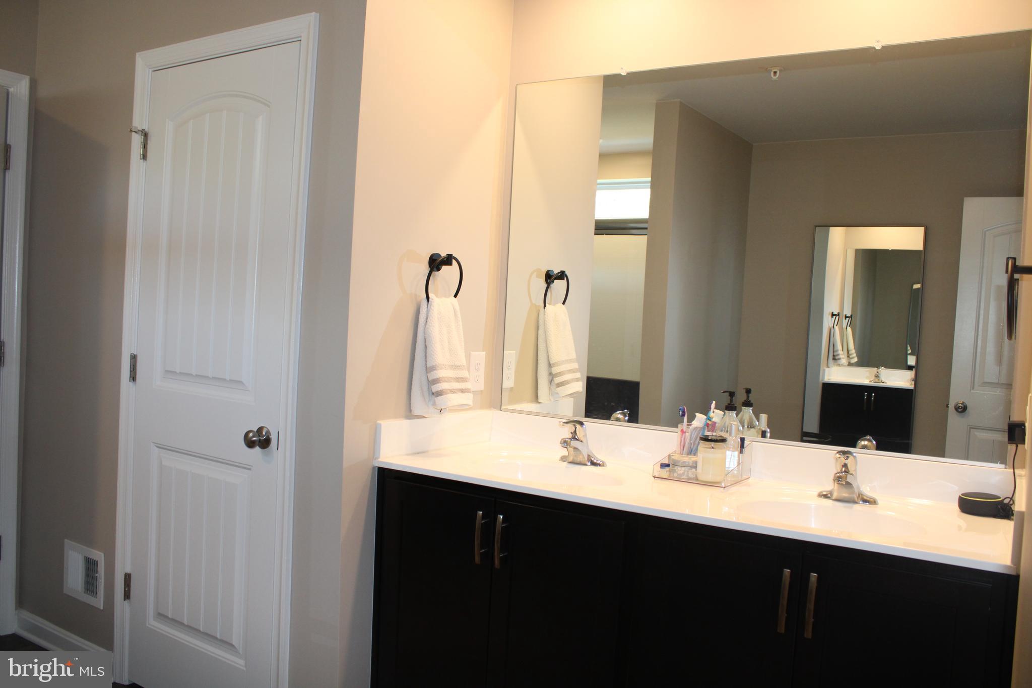 HUNTER'S CREST - Residential