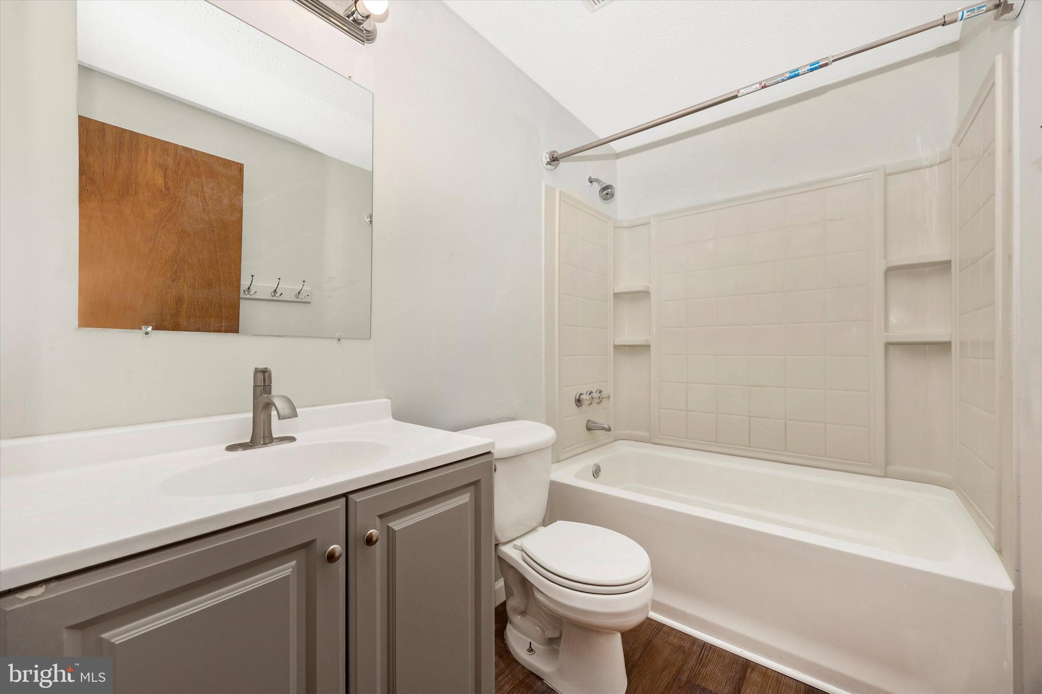 AMBER MEADOWS - Residential