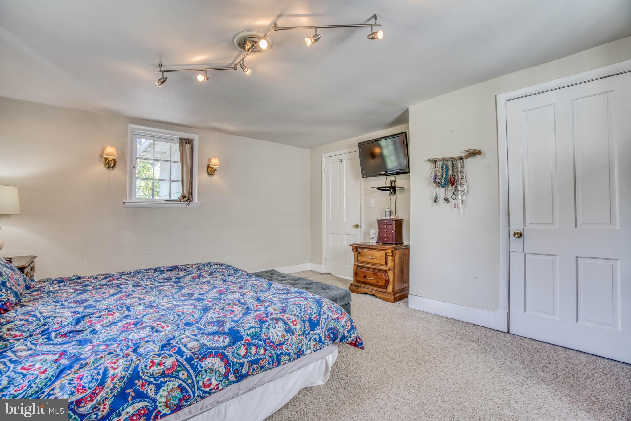 OVERLEA - Residential