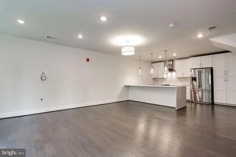 1411 Key Boulevard Unit 106, Arlington, VA MLS: VAAR2079878