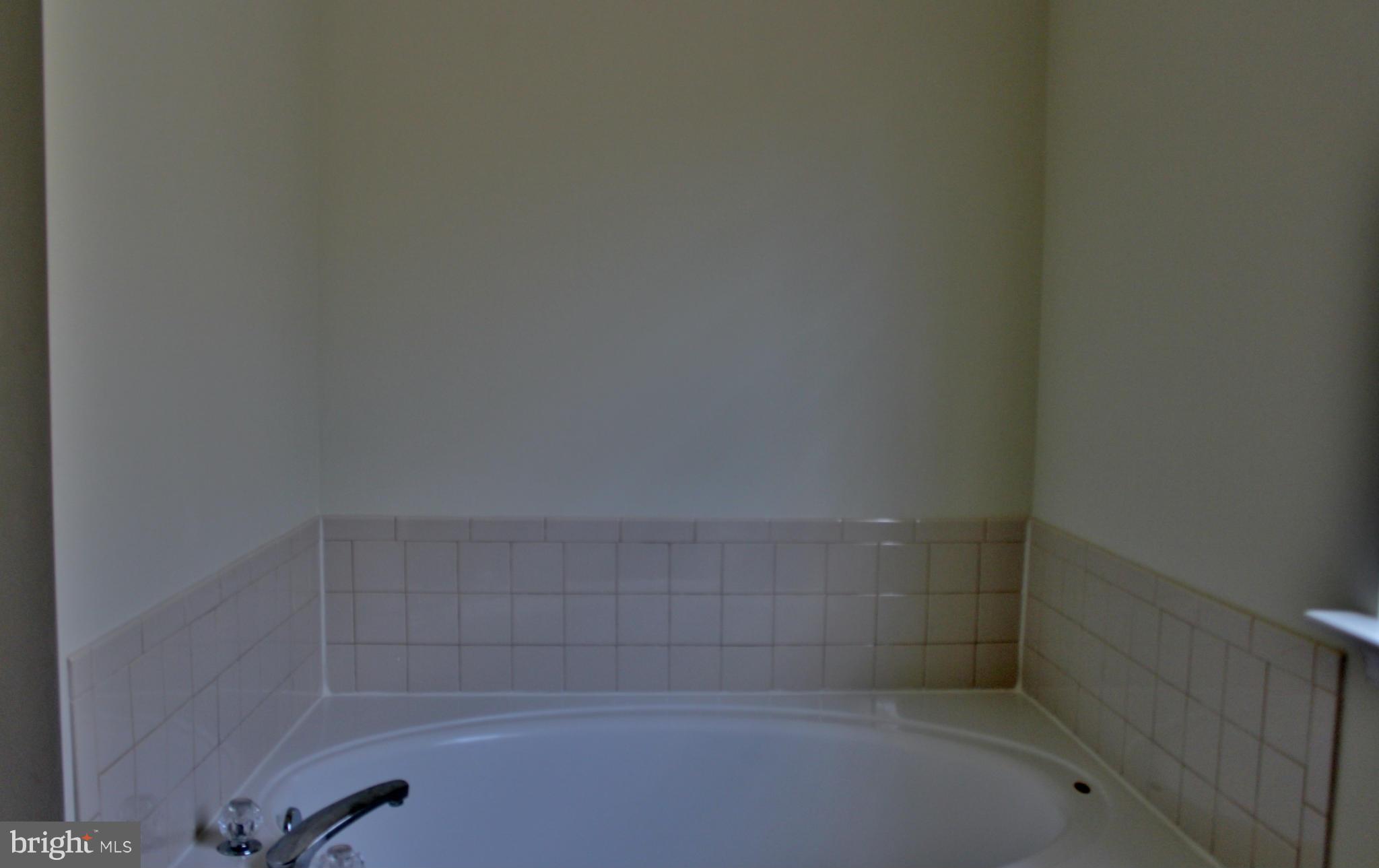 ENGLAND RUN NORTH - Residential Lease