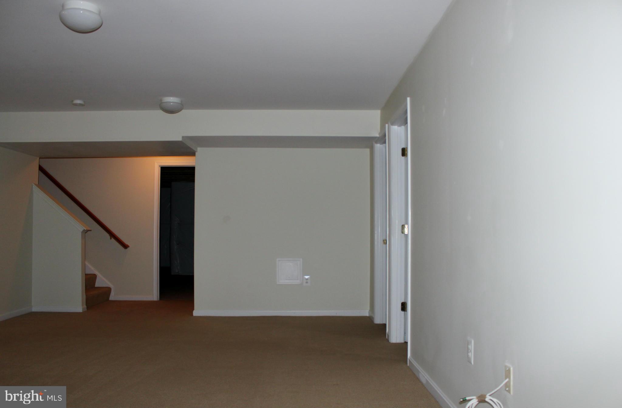 ENGLAND RUN NORTH - Residential Lease