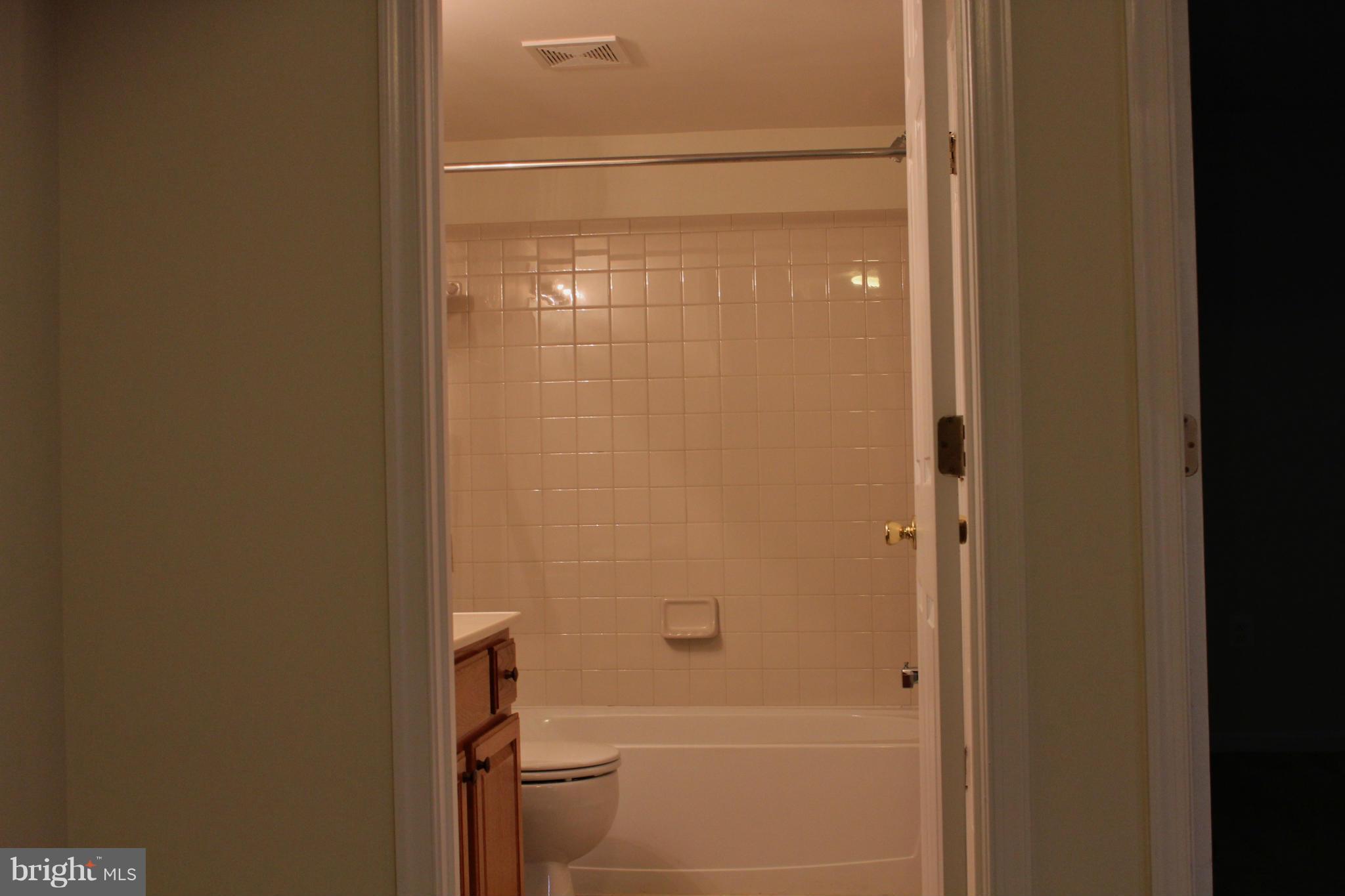 ENGLAND RUN NORTH - Residential Lease