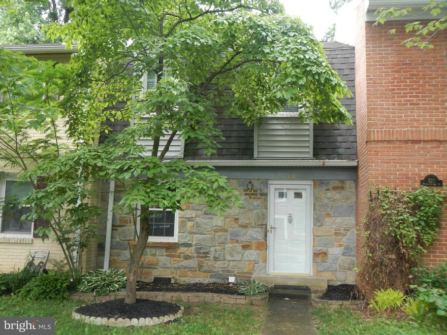 Avail Fri 8/12.  Immaculate rental, tons of owner upgrades.  Pride of ownership shows.  Minimum 1 hour lead time.  Dog in create, don't let cat out.  Upper level will be repainted and new carpet prior to tenant move in.  Heated FB Floor.SS Appl in kitchen, upgraded cabinets and flooring.  Great location, walk to downtown Leesburg, WO&D trail is right out the back door.  Minutes to all major roads.