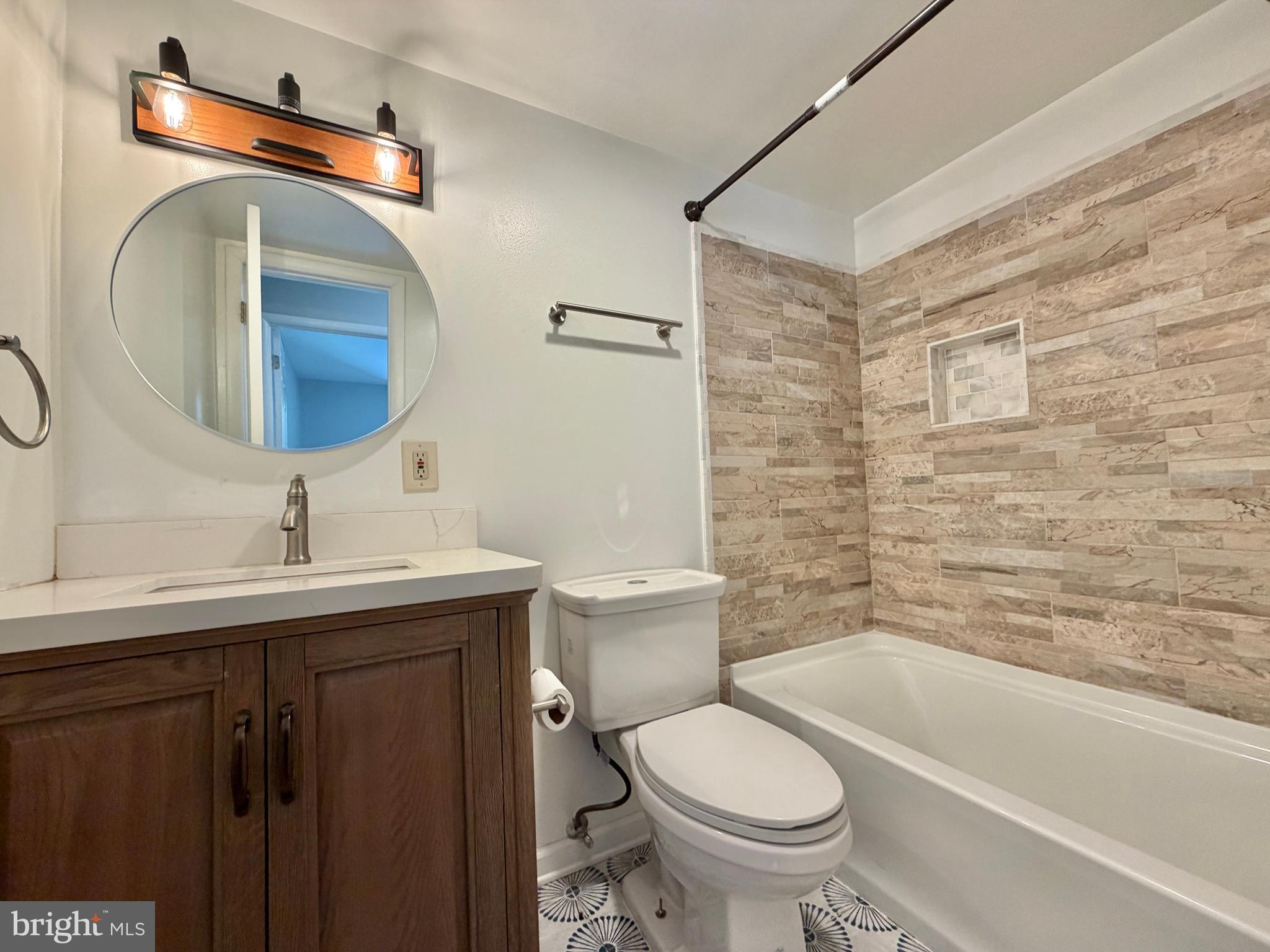 WOODBURN VILLAGE - Residential