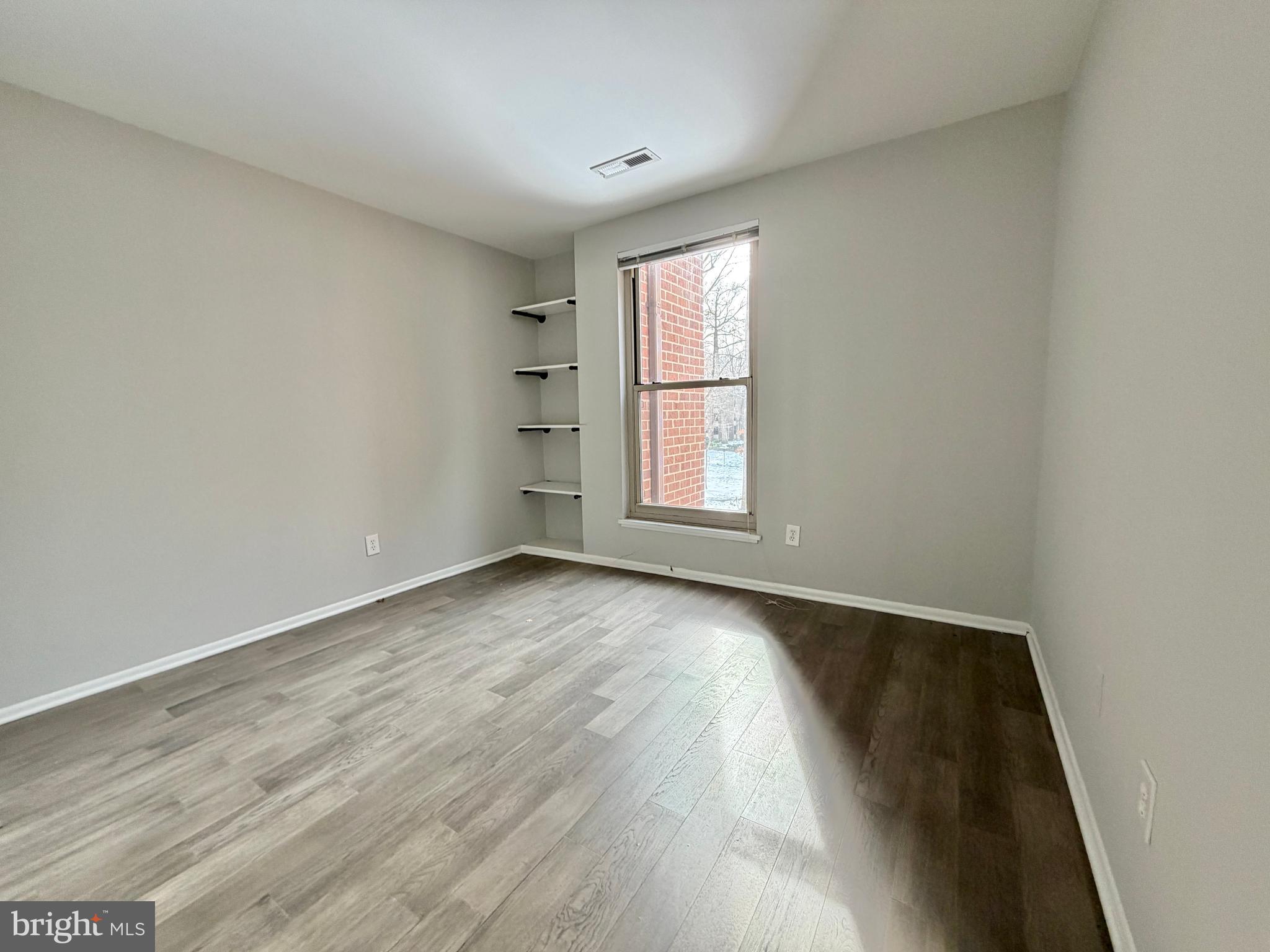 WOODBURN VILLAGE - Residential