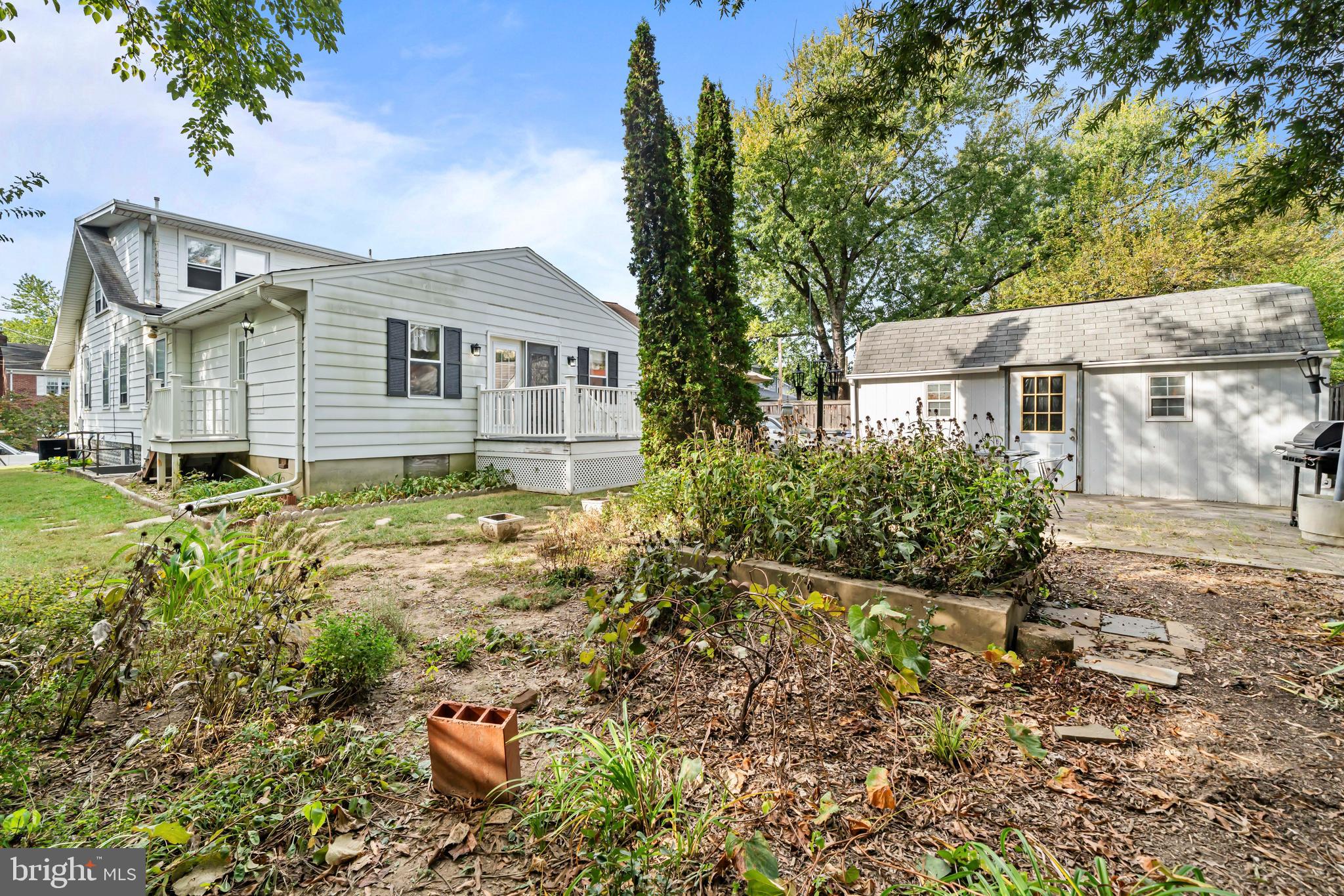 CLARENDON - Residential