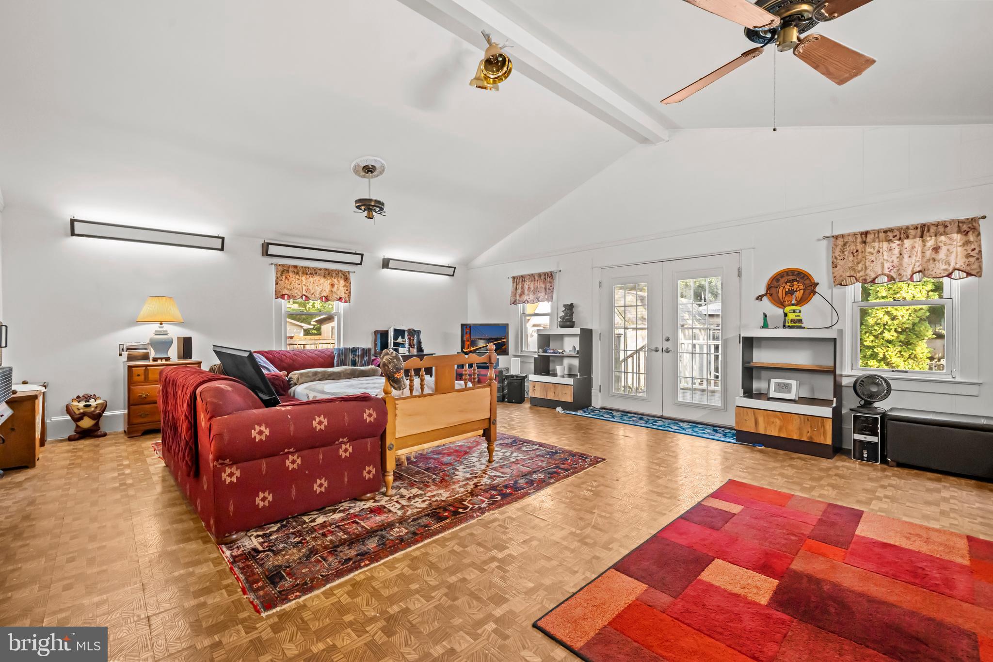 CLARENDON - Residential