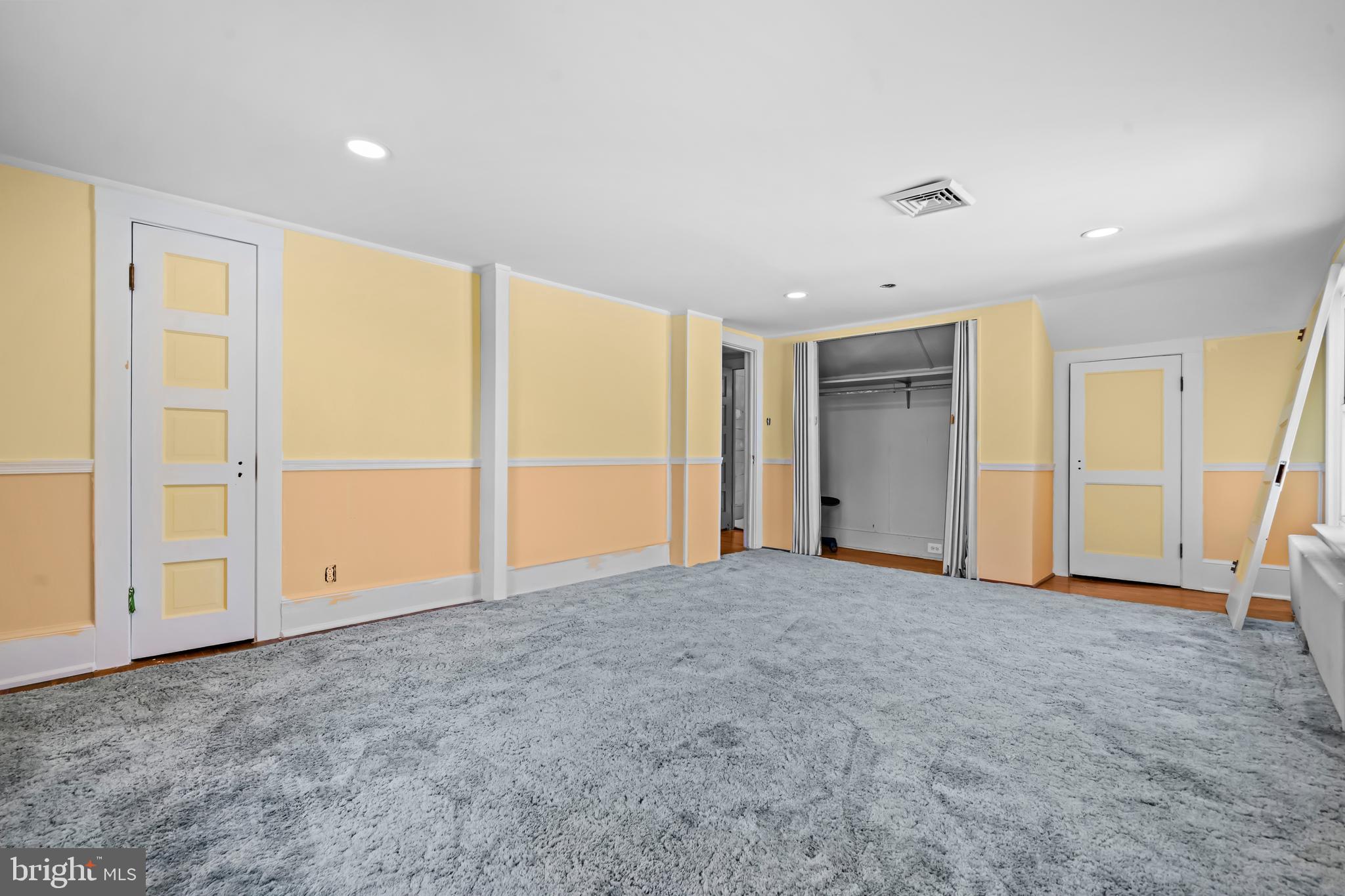 CLARENDON - Residential