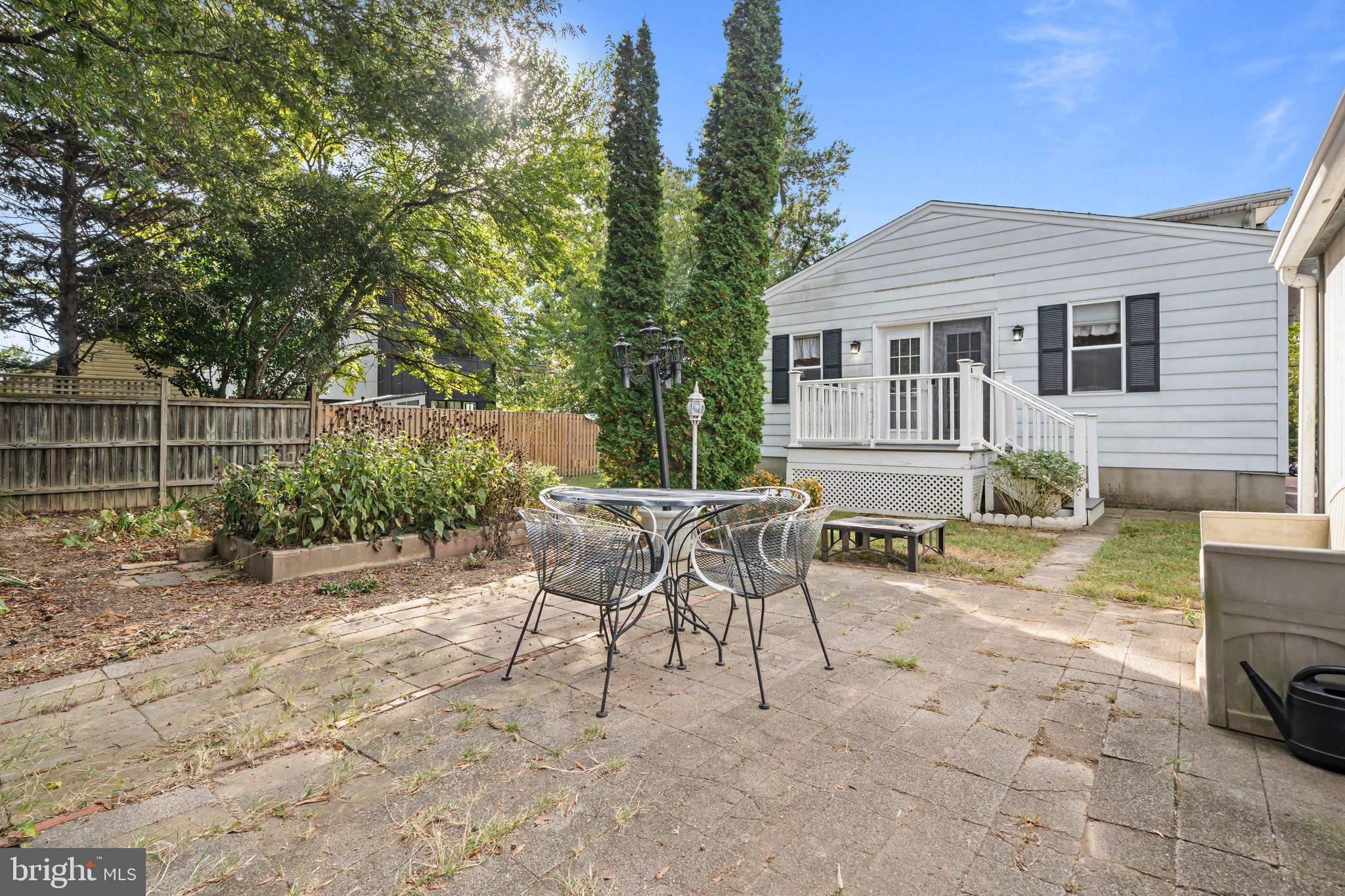 CLARENDON - Residential