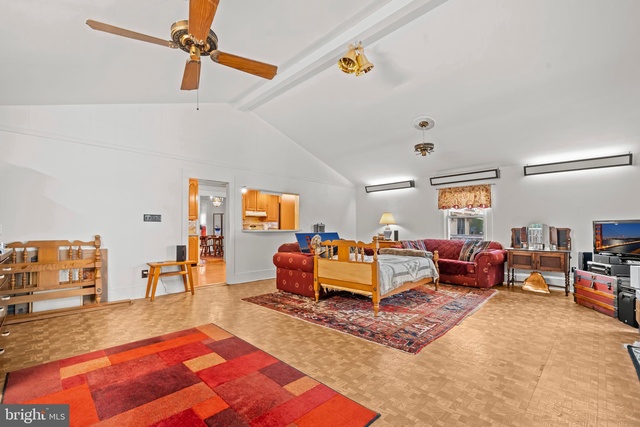 CLARENDON - Residential