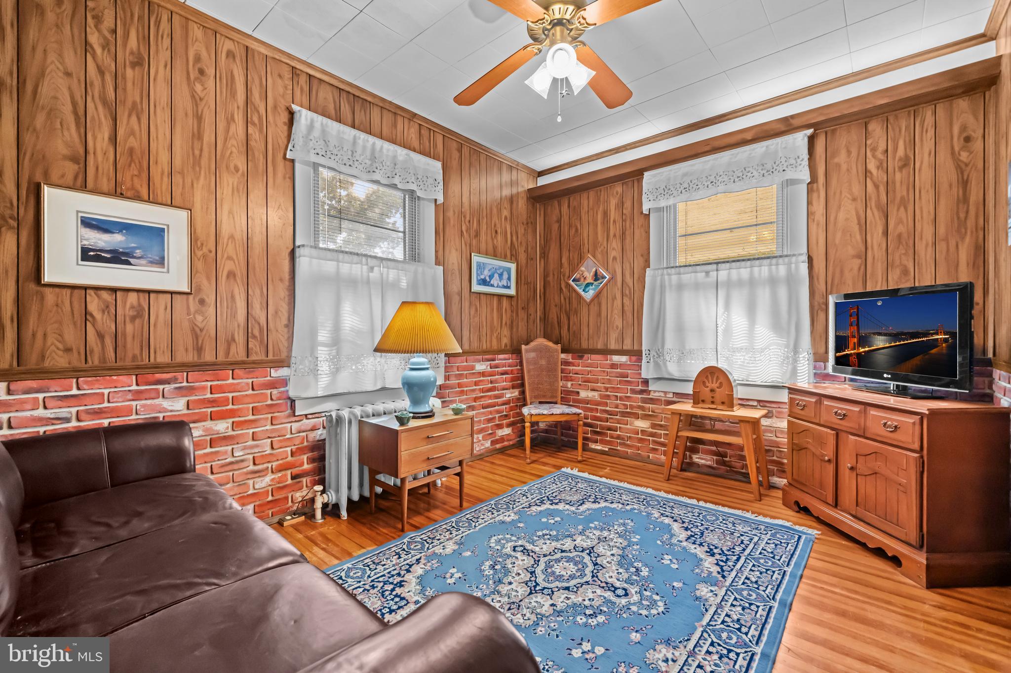 CLARENDON - Residential