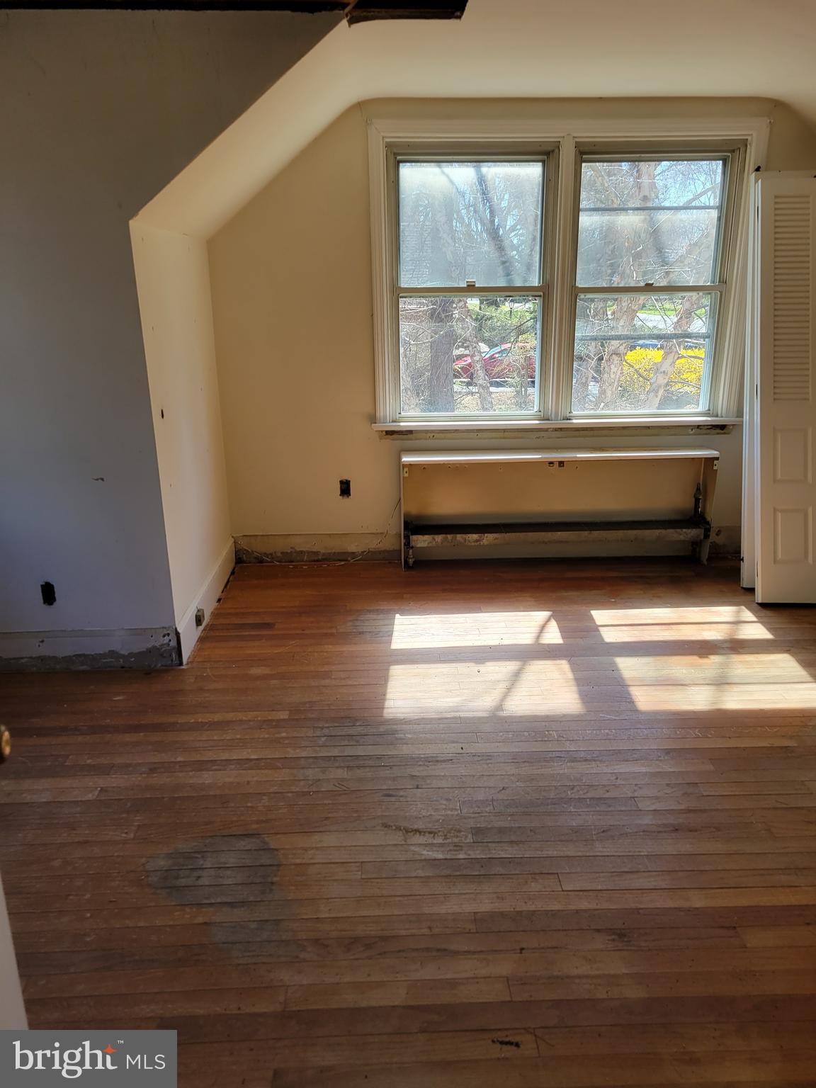 HUNTINGDON WOODS - Residential