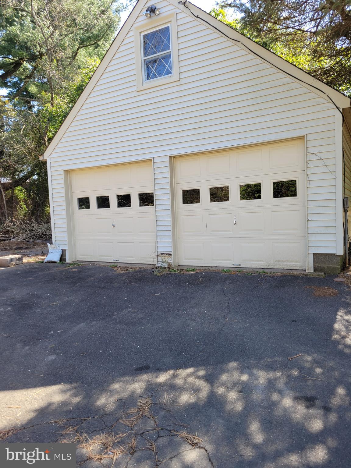 HUNTINGDON WOODS - Residential