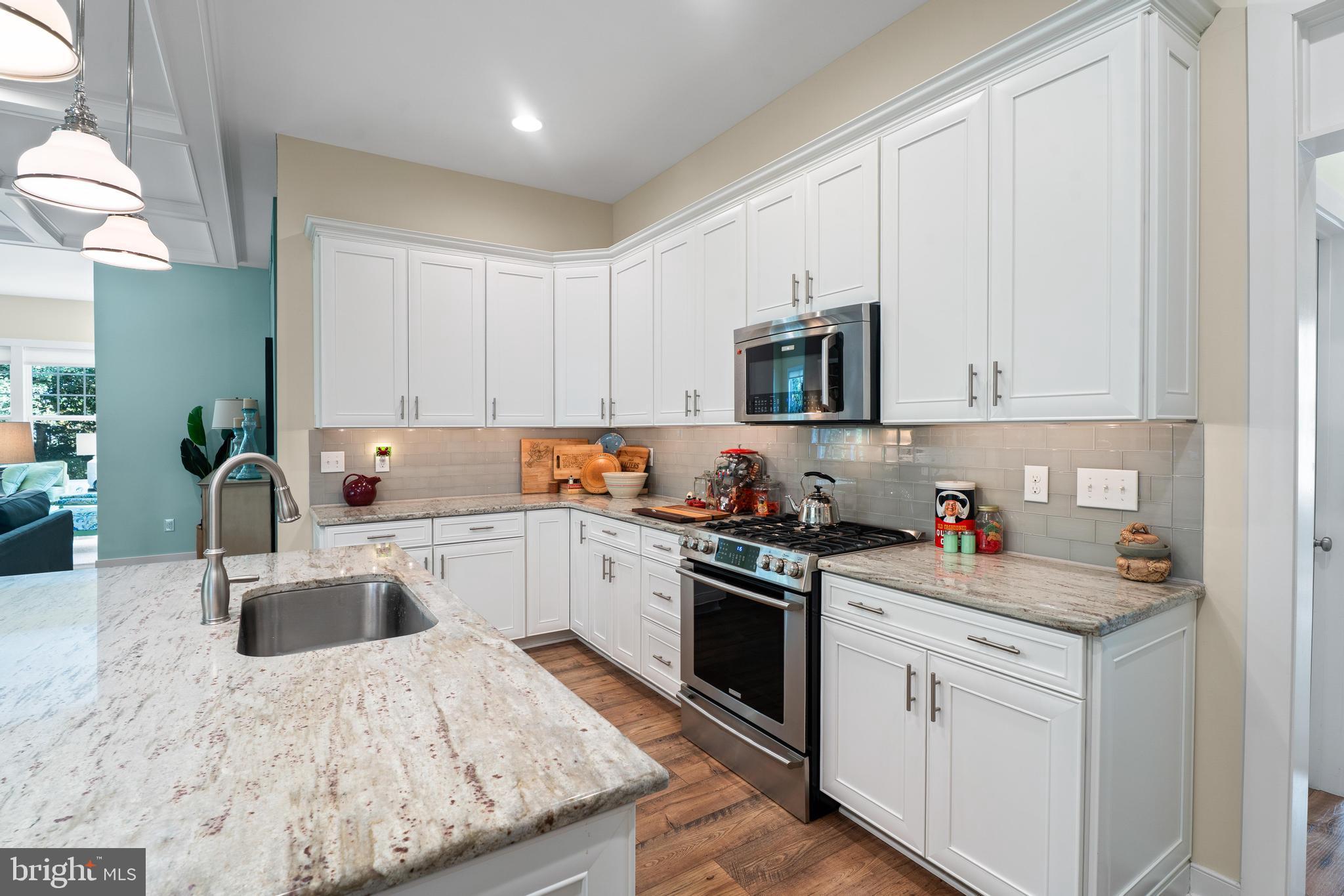 JOHNSONS GLADE - Residential