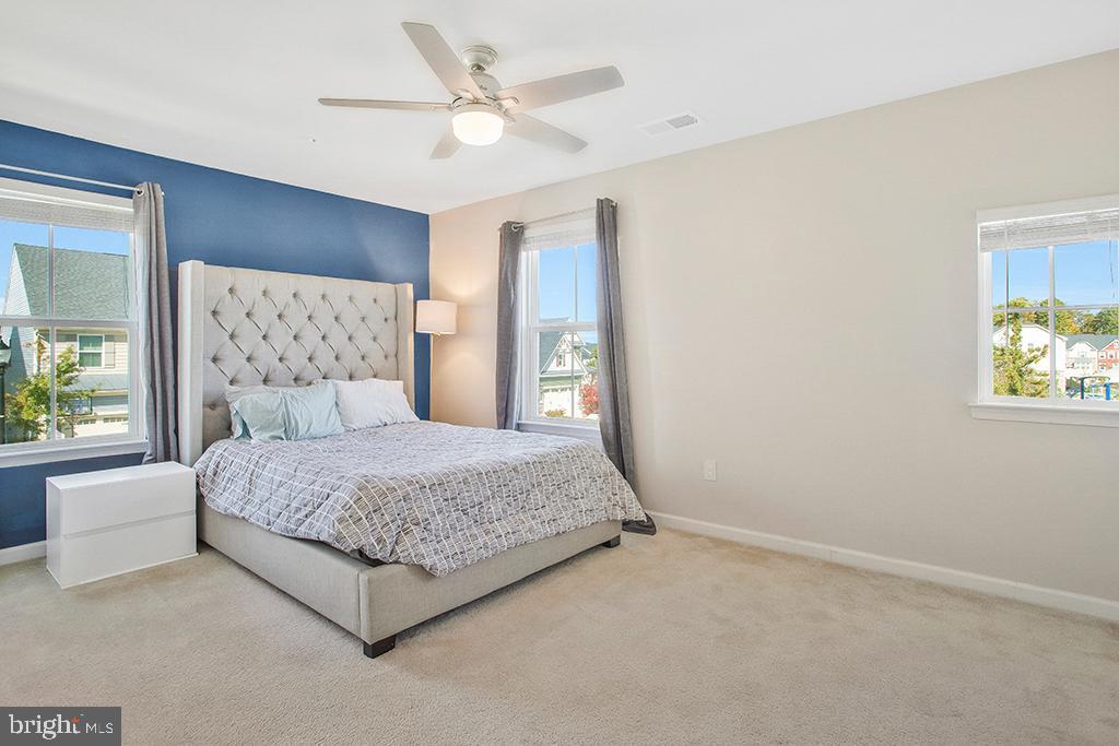 CREEKSIDE VILLAGE - Residential