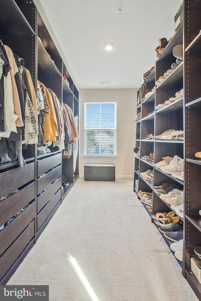 CREEKSIDE VILLAGE - Residential