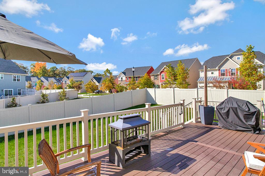 CREEKSIDE VILLAGE - Residential