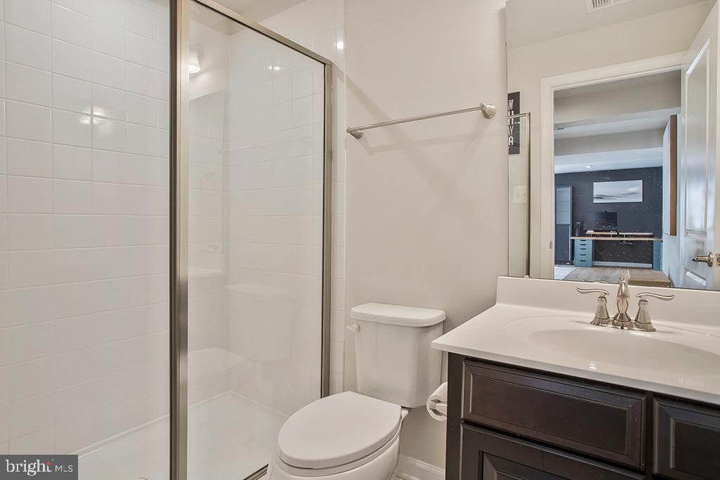 CREEKSIDE VILLAGE - Residential