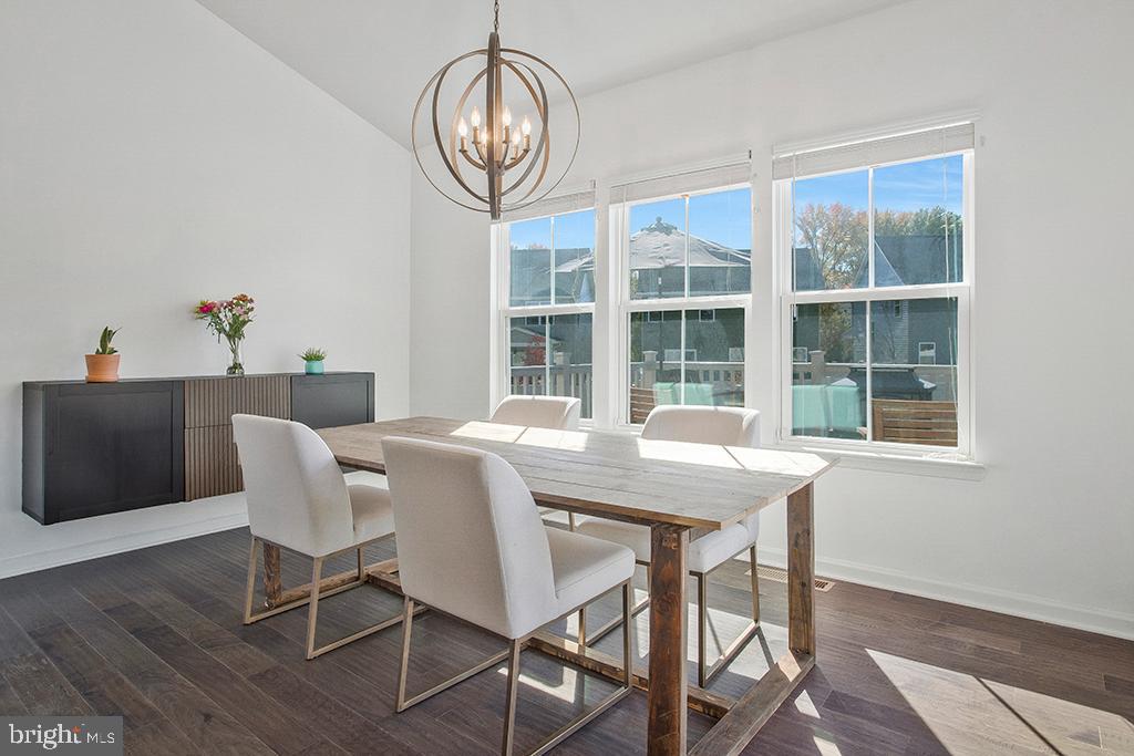 CREEKSIDE VILLAGE - Residential