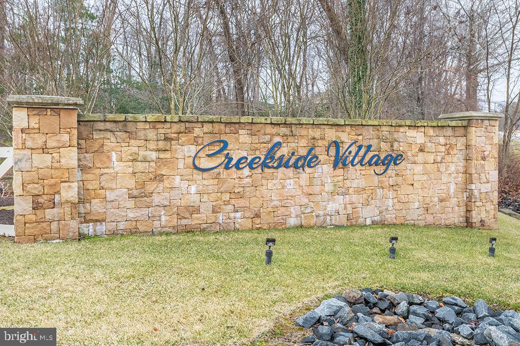 CREEKSIDE VILLAGE - Residential