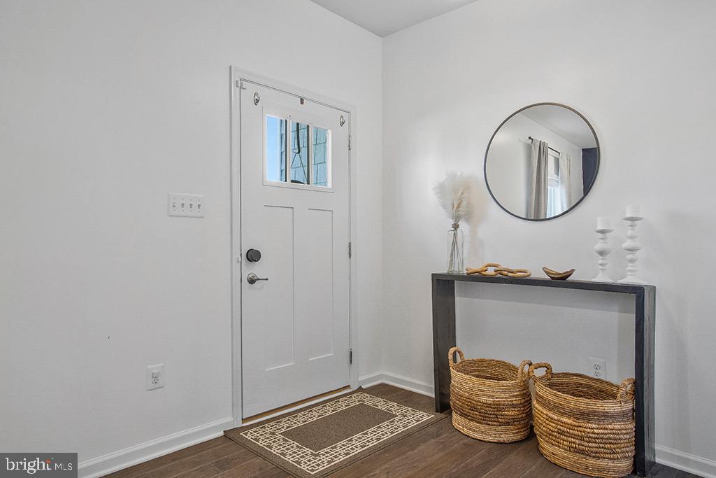 CREEKSIDE VILLAGE - Residential