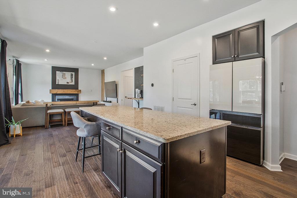 CREEKSIDE VILLAGE - Residential