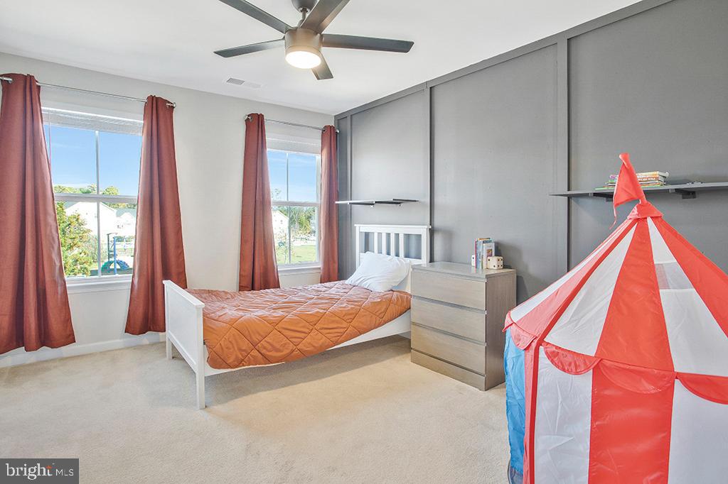 CREEKSIDE VILLAGE - Residential