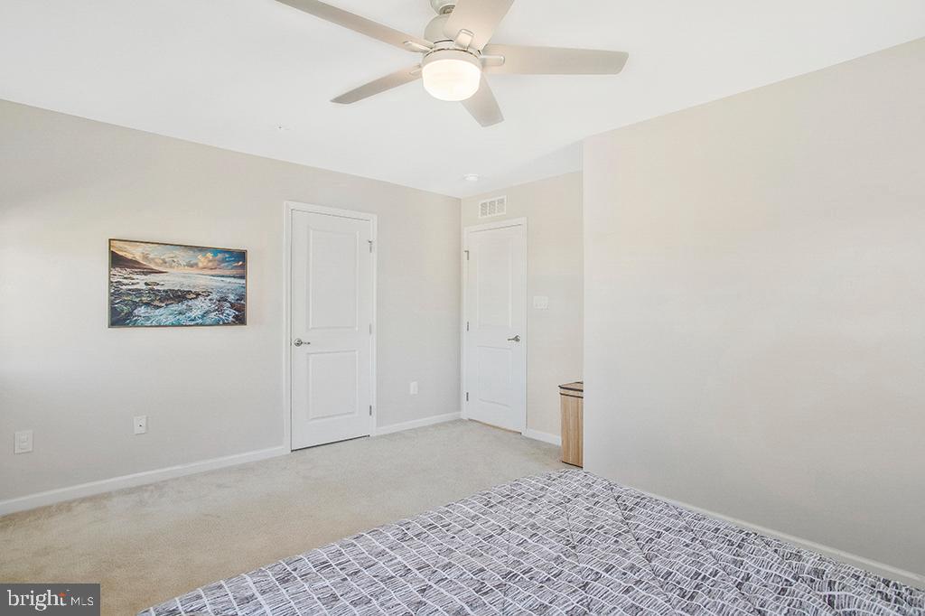 CREEKSIDE VILLAGE - Residential