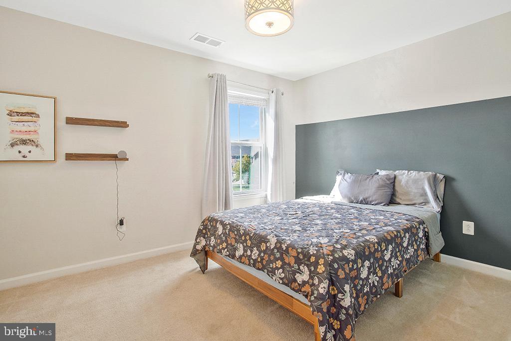 CREEKSIDE VILLAGE - Residential