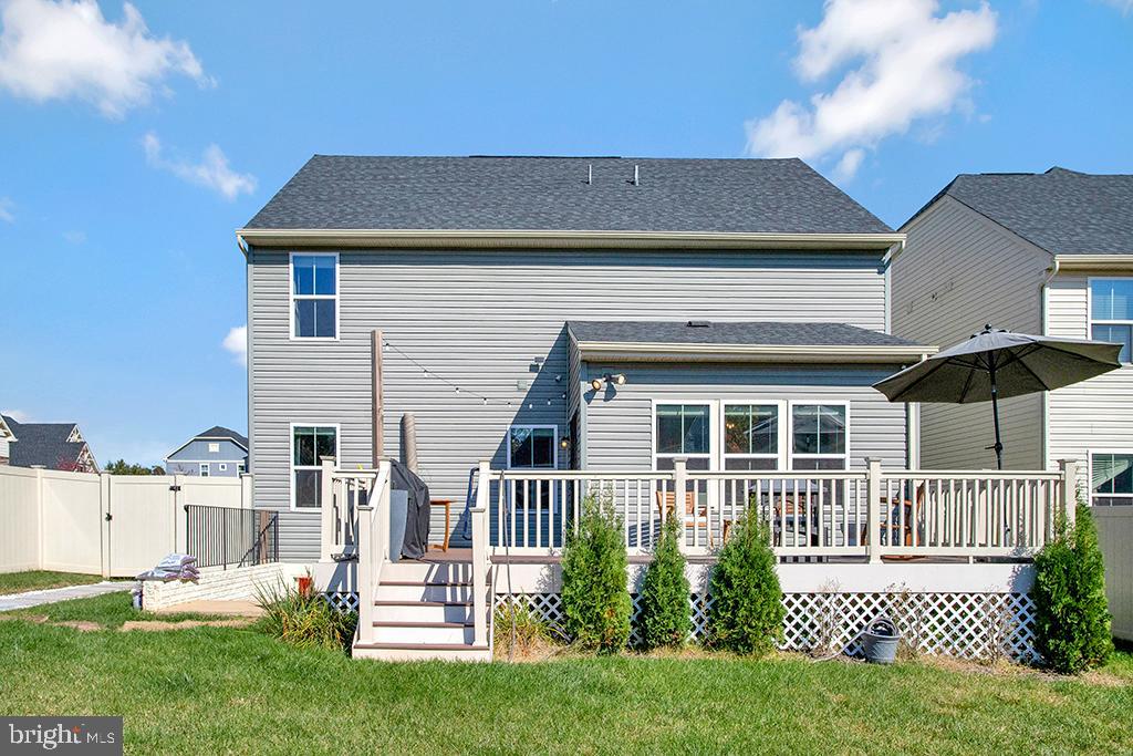 CREEKSIDE VILLAGE - Residential