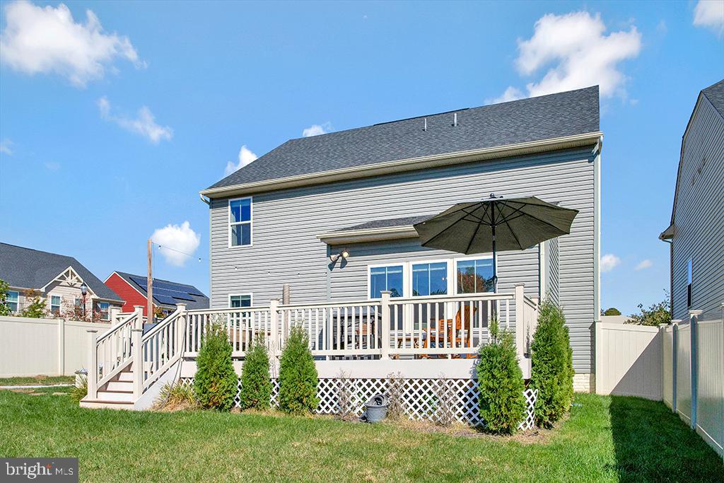 CREEKSIDE VILLAGE - Residential