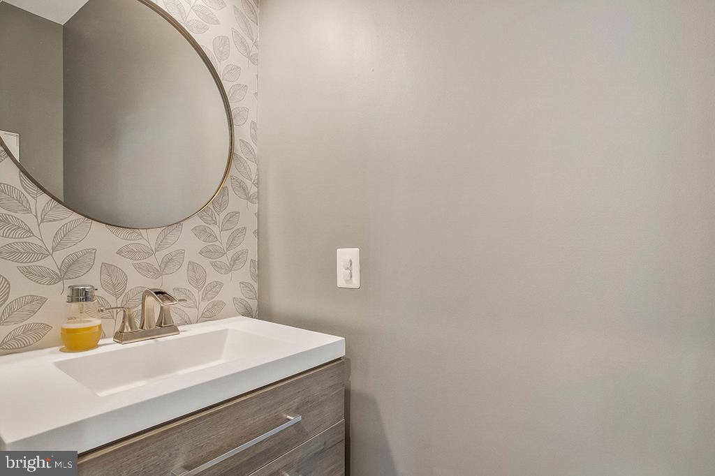 CREEKSIDE VILLAGE - Residential