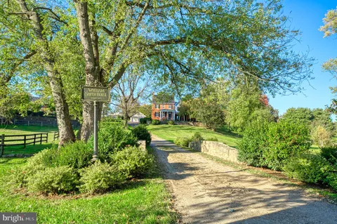 38678 Piggott Bottom Road, Hamilton, VA MLS: VALO2088172