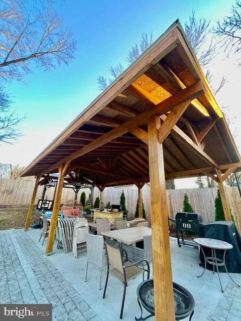 RAMBLING HILLS - Residential