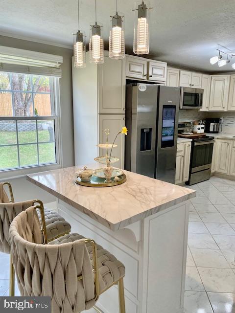 RAMBLING HILLS - Residential