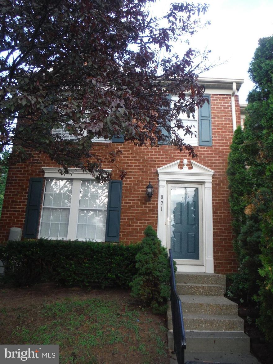 Nicest Updated end unit in CHC. Large level tree lined yard from your deck. Updated kitchen, stainless appliances and granite. Engineered wood flooring on main level. New carpet and fresh paint throughout-woodburning  fireplace in the basement.  Vaulted ceilings. Master bedroom with bath and walk in closet.Lots of light with windows on the sides of house. New Roof -As-is condition but great shape