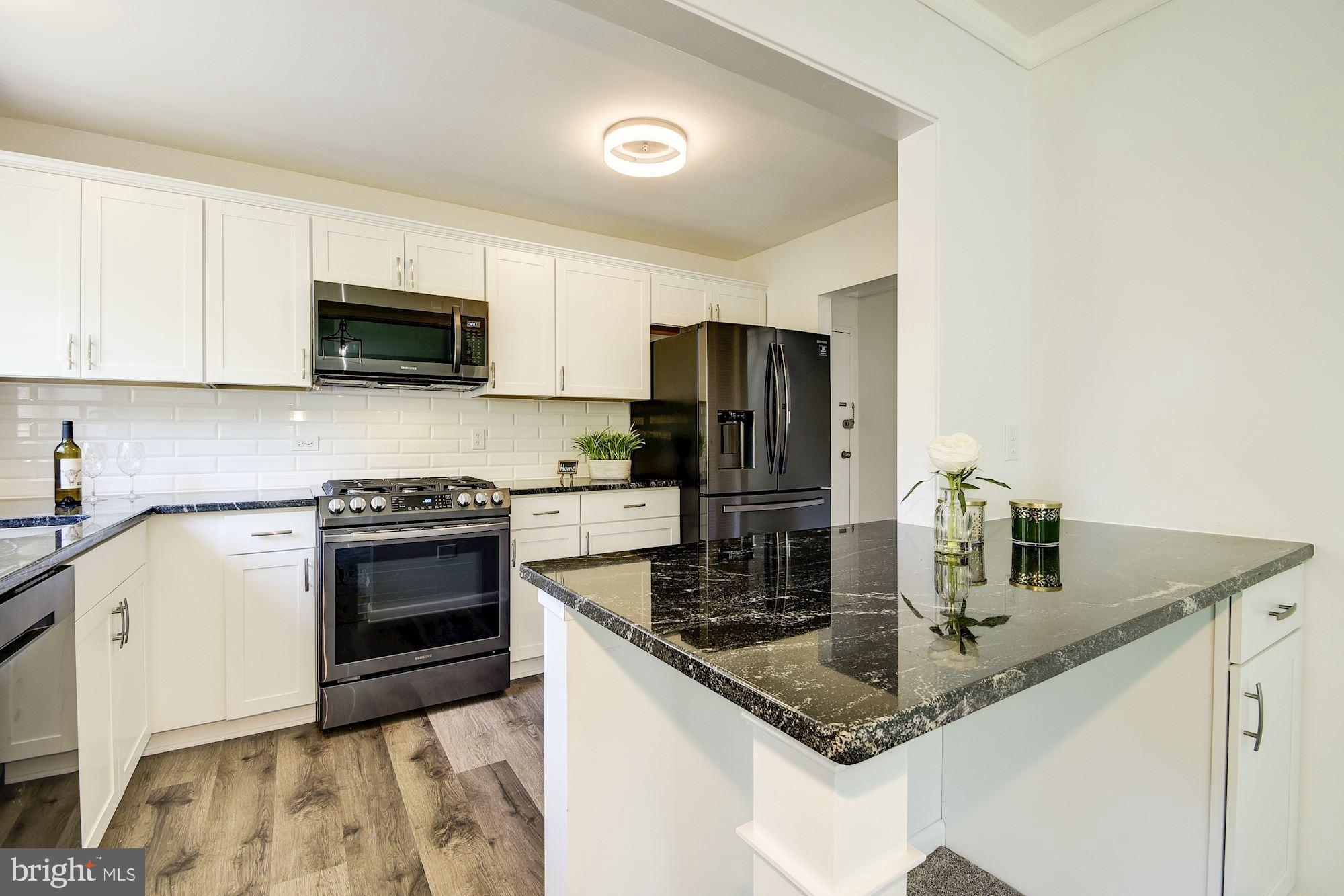 PARKSIDE CONDOMINIUMS - Residential Lease