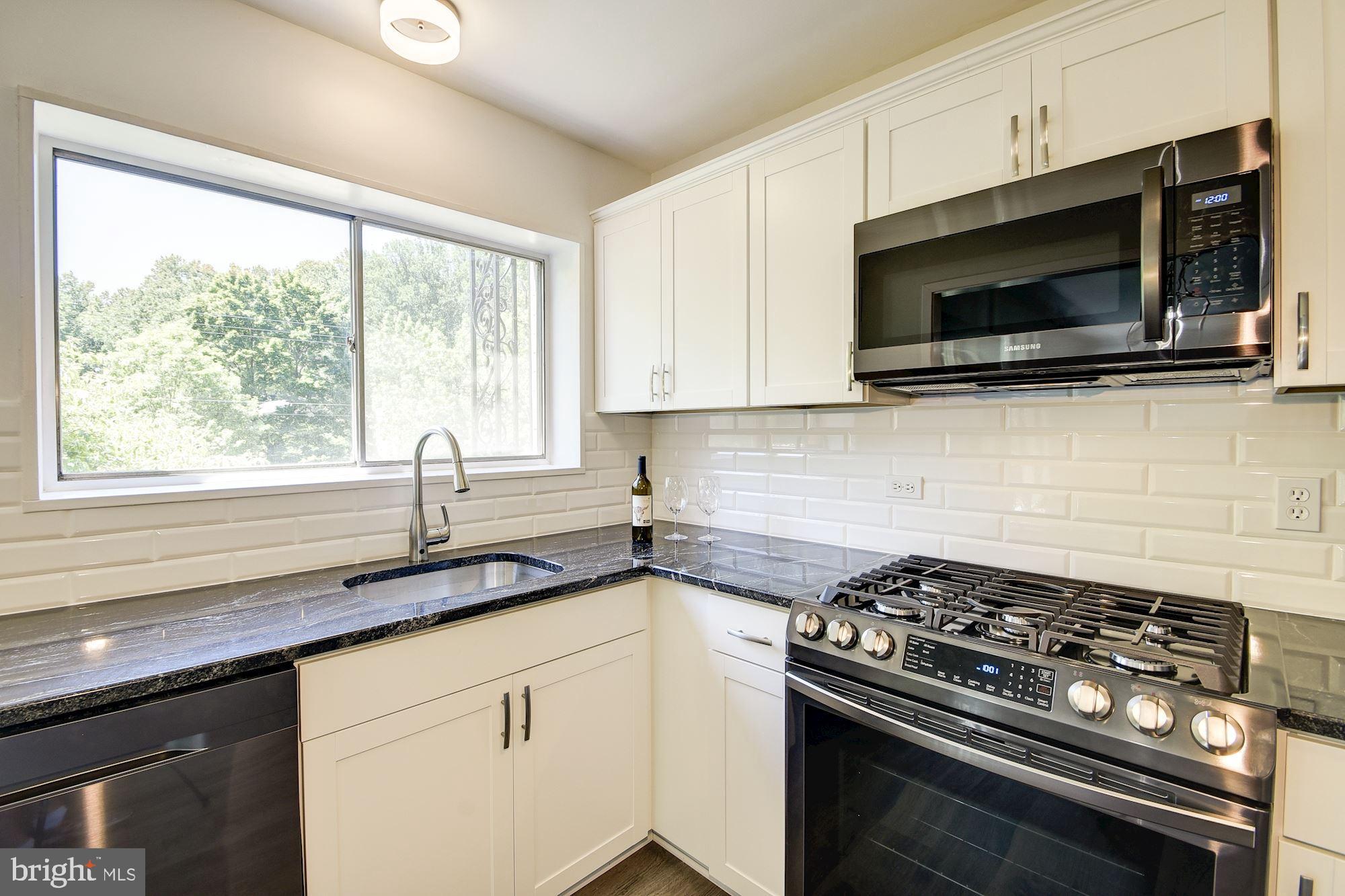 PARKSIDE CONDOMINIUMS - Residential Lease