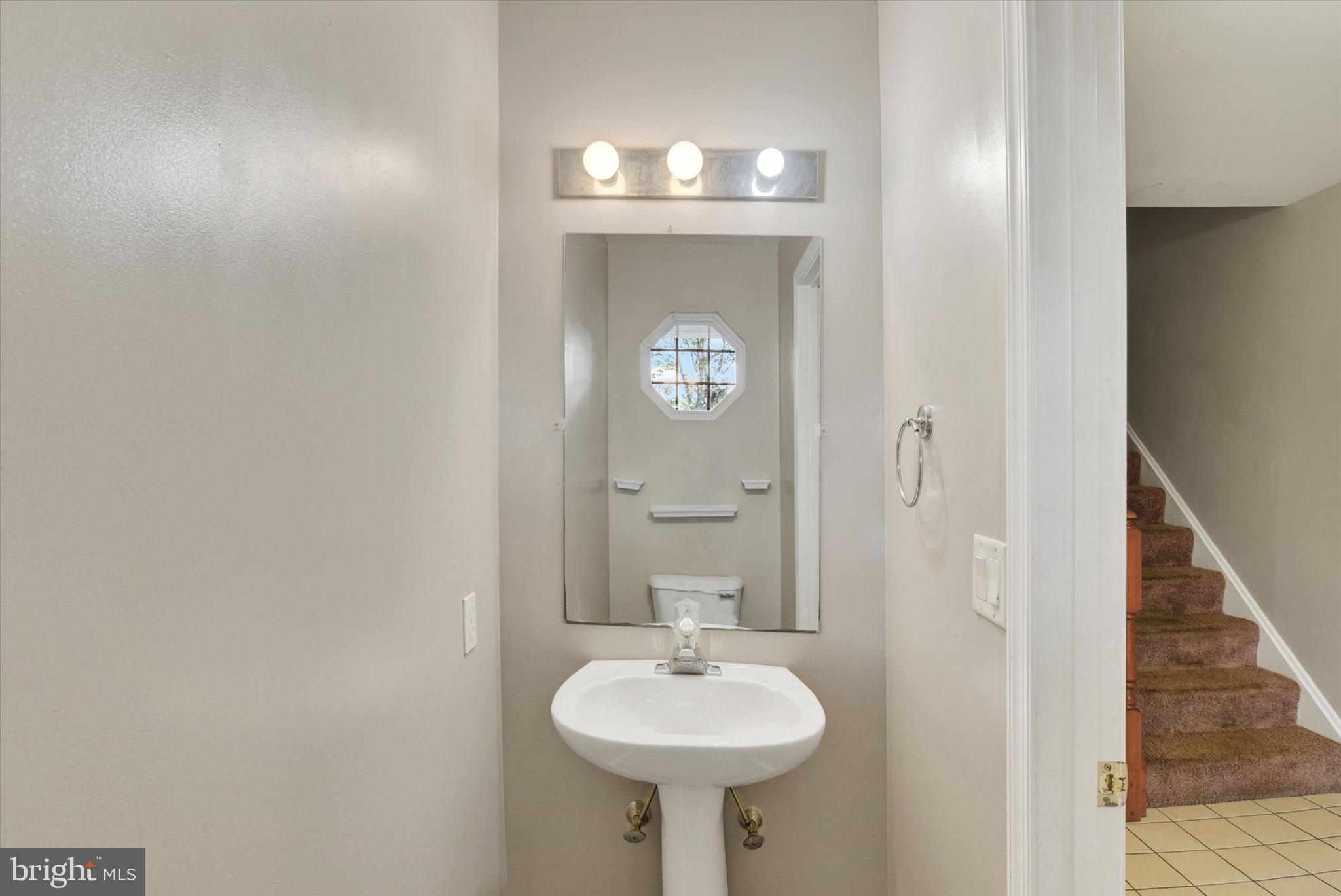 5772 HIDDEN LAKE DRIVE