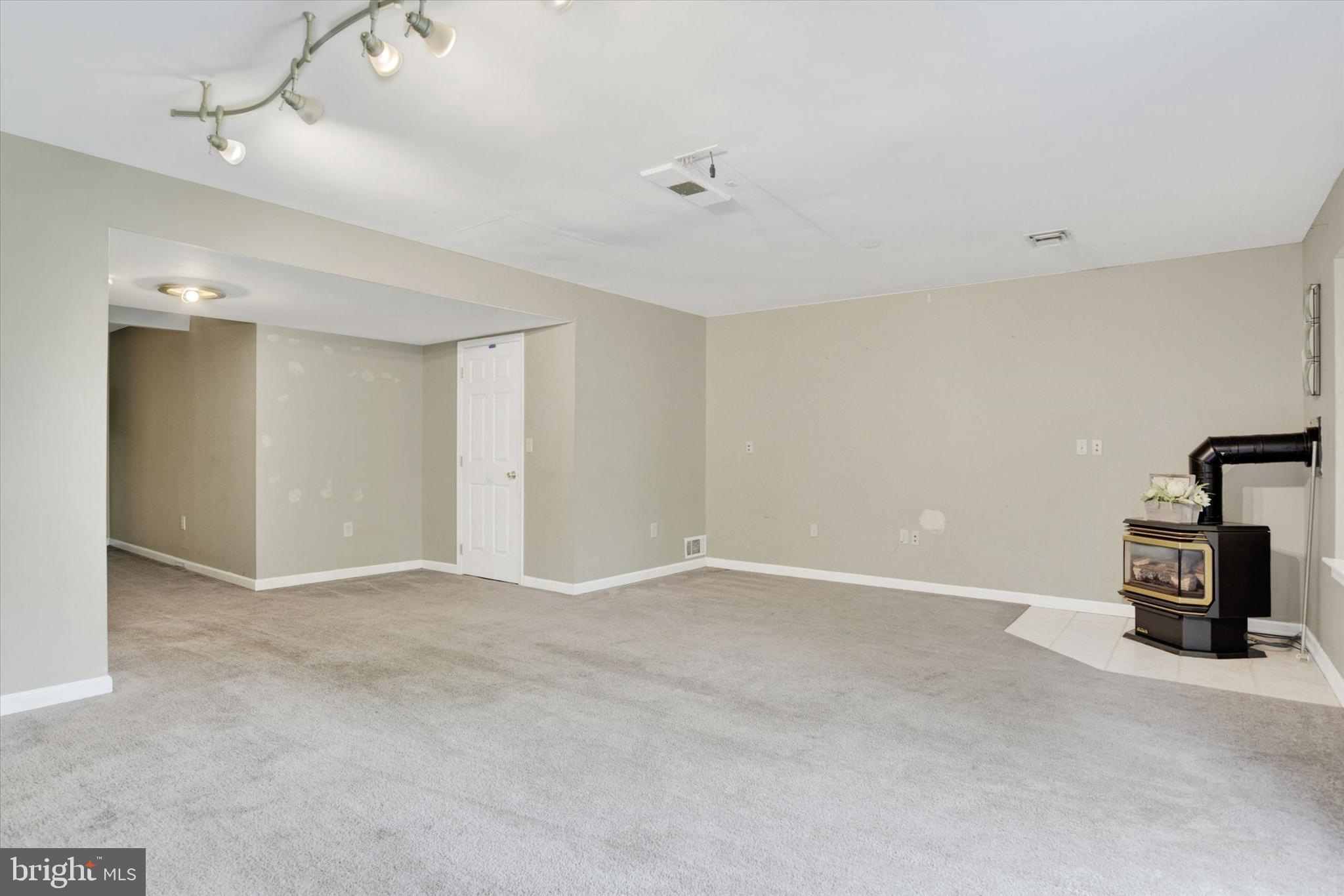 WOODED POND - Residential